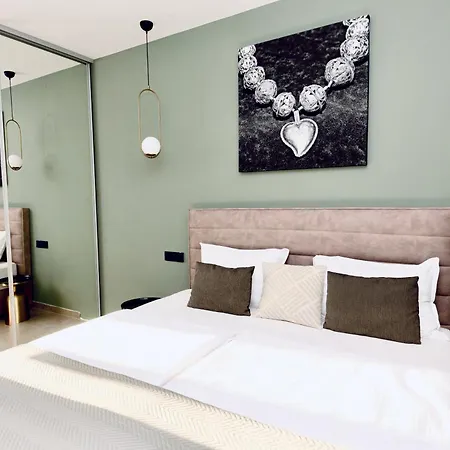 Barovic - Delux Mlini