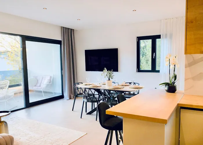 Barovic - Delux * Mlini