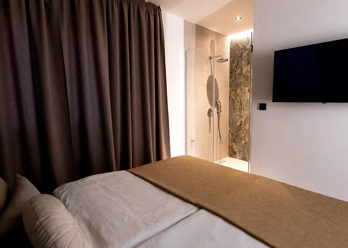 Barovic - Delux Mlini